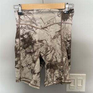BALANCE ATHLETICA | Vitality Cloud Tie Dye Biker Rider Shorts in Brown